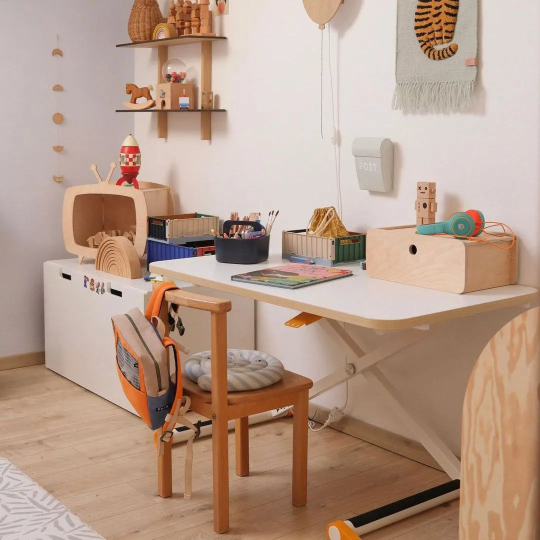 #up & down - the best childrens' desk for endless fun