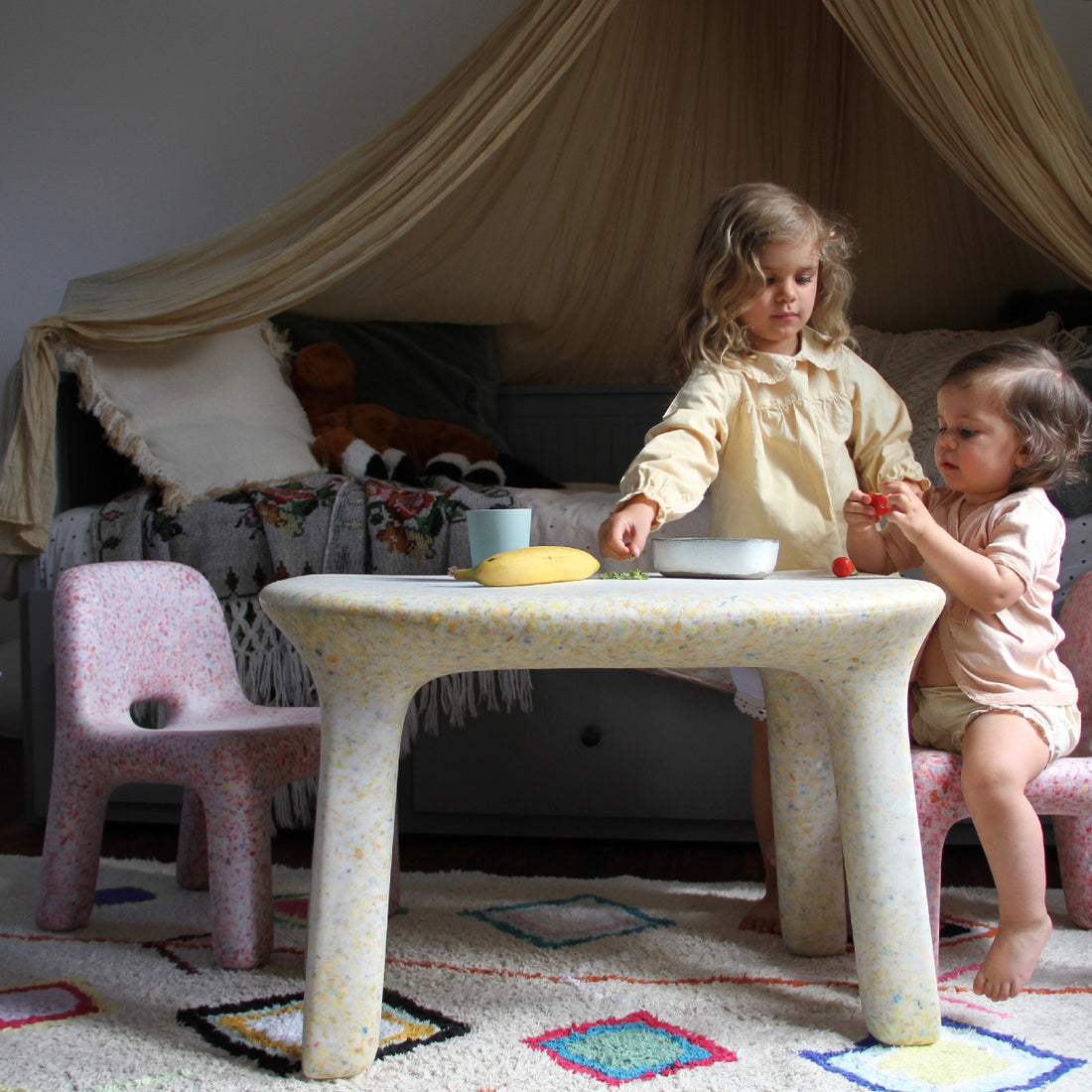 Louisa Table