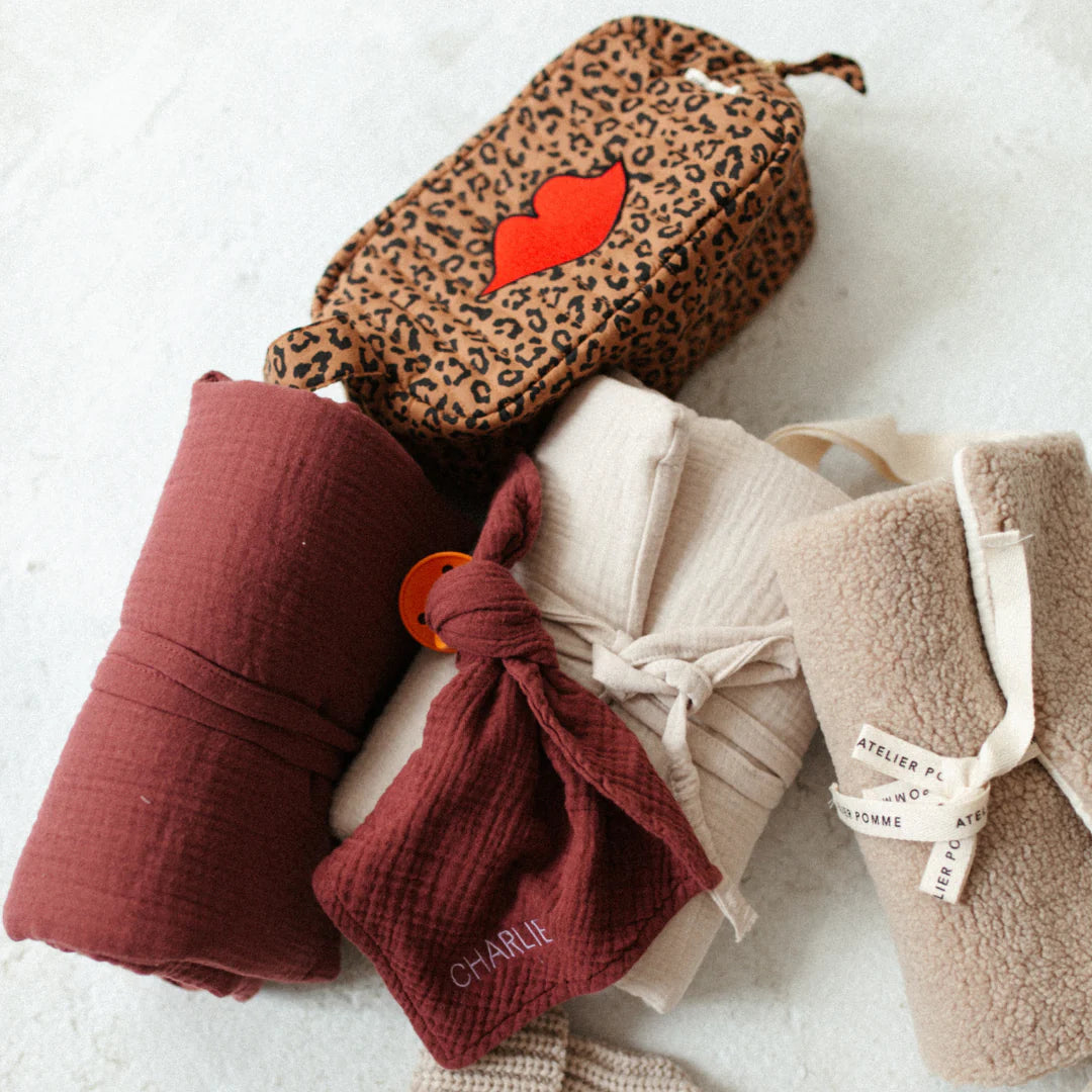 Leo Pouch - Bisou Bisou