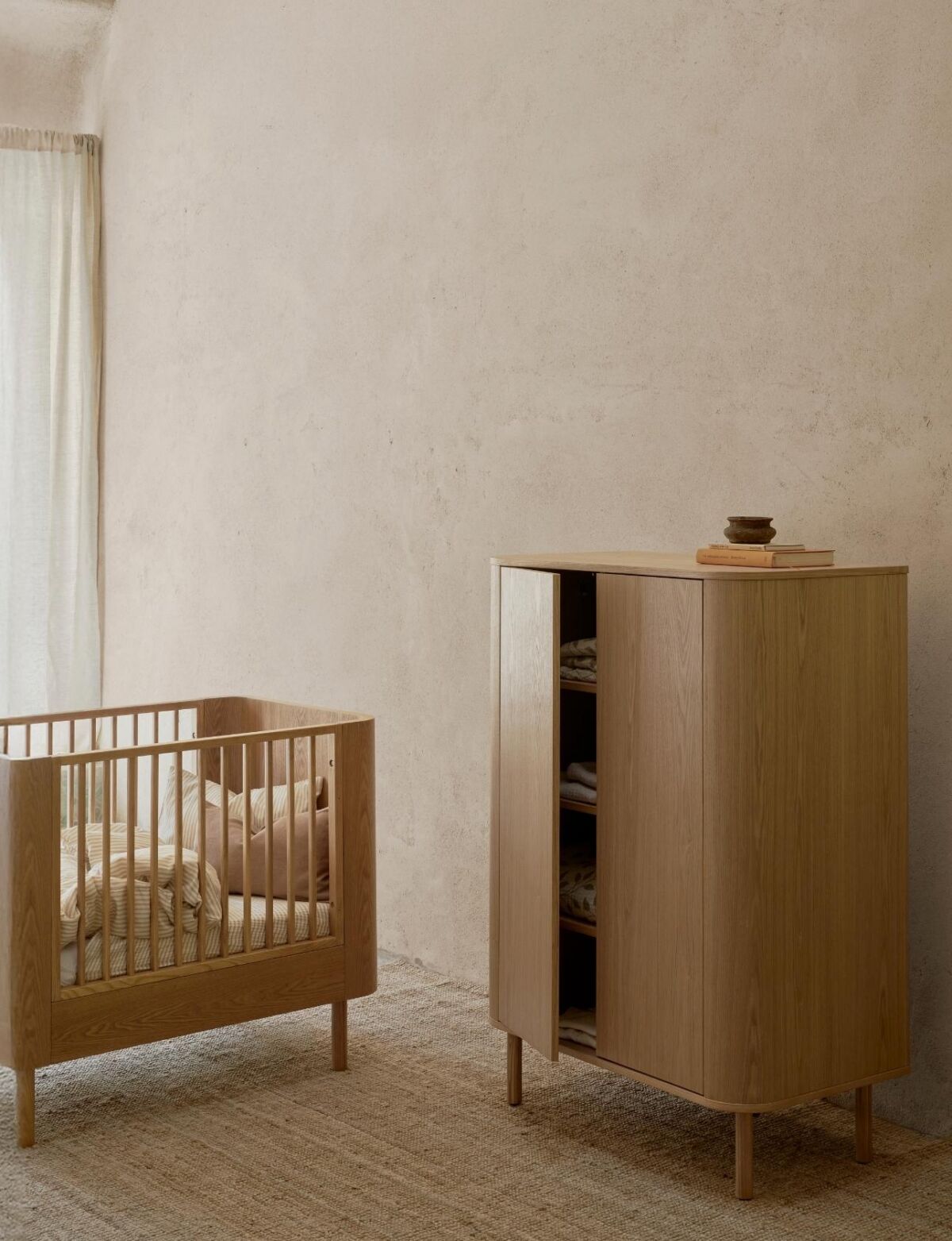 Yume 'schlank' - Kleiderschrank