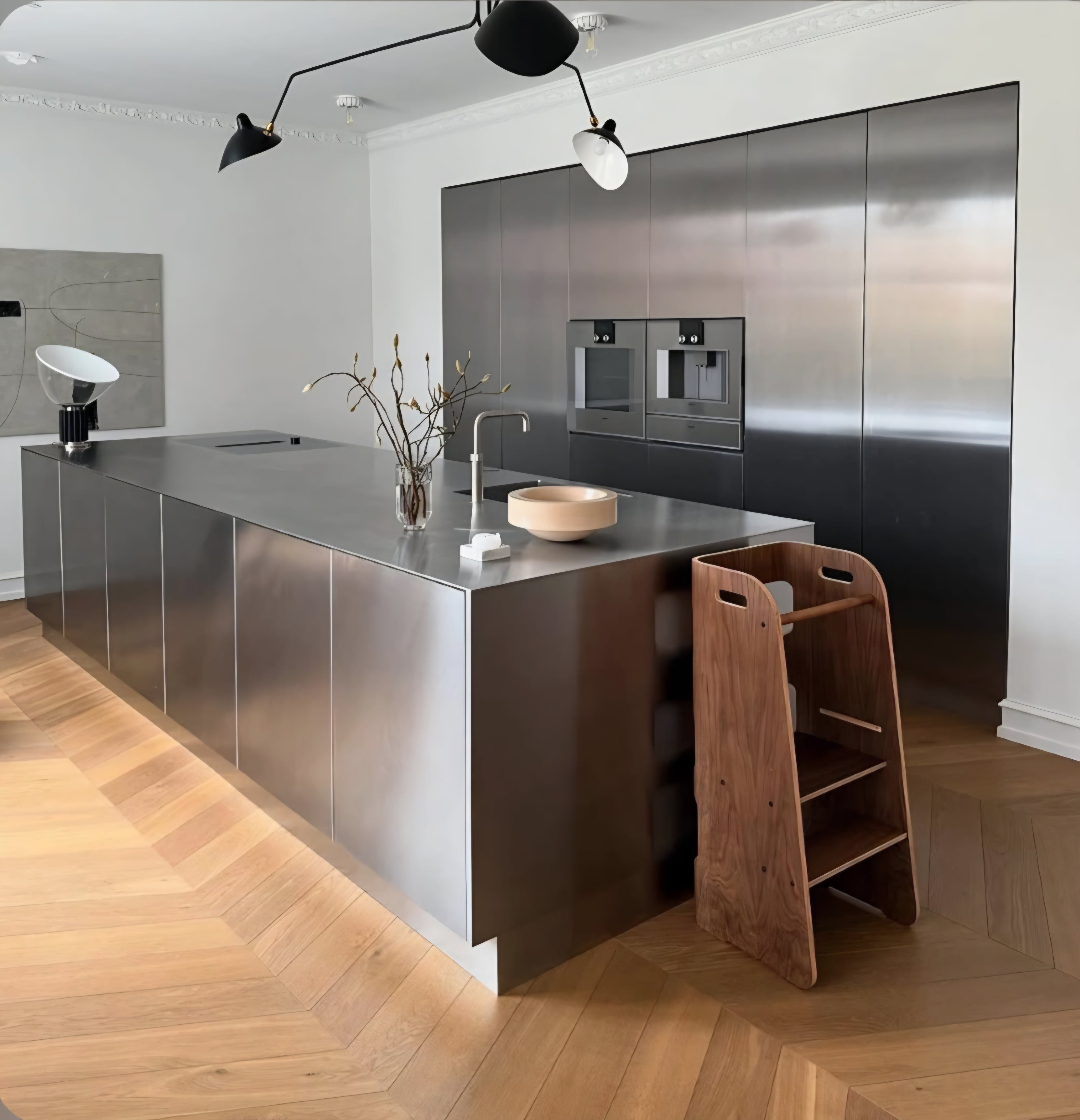 Montessori Lernturm 'Curve' - Walnut