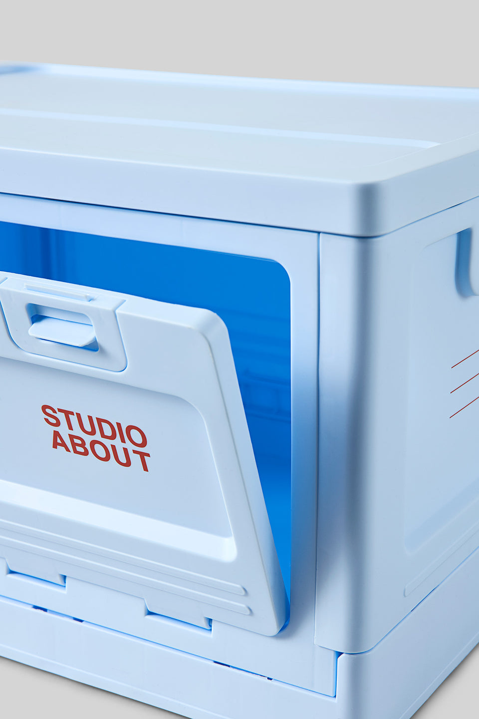 Box Hellblau